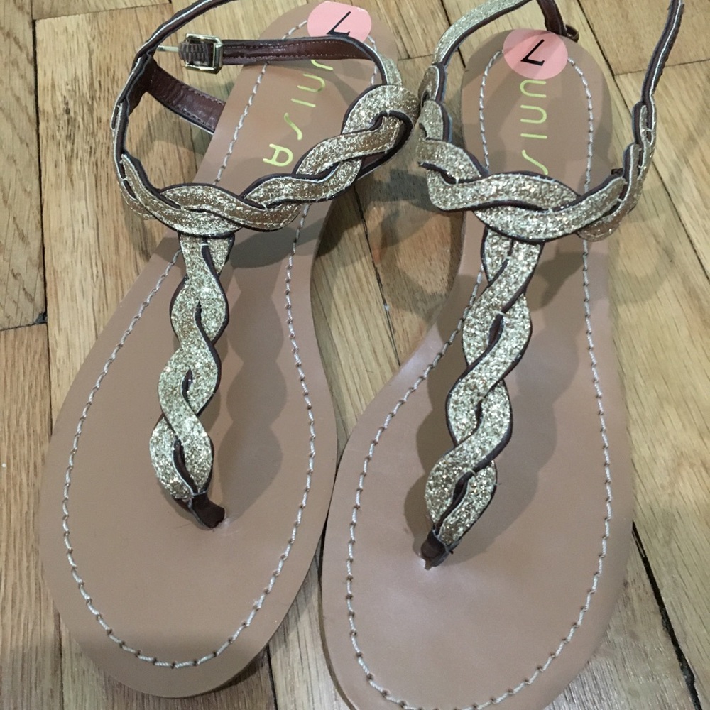 NWOT Unisa Braided Gold Sandals